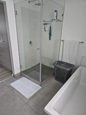 Single shower